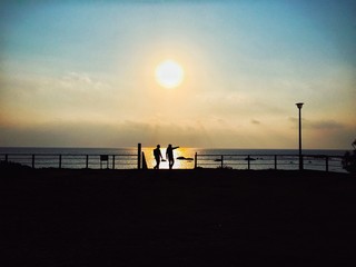 Obraz premium 海辺の夕暮れ