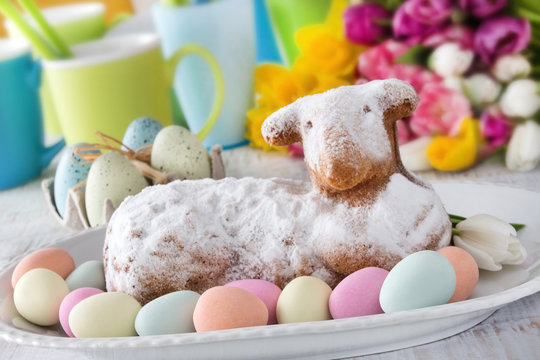 Ostern - Kuchen und Ostereier