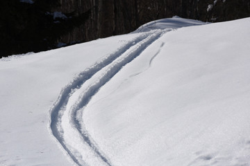 Fototapeta na wymiar scie sci neve inverno neve fresca