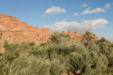 Fototapeta na wymiar view of the 11th century UNESCO village of Ait Benhaddou