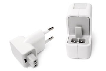 USB wall charger with removable plug