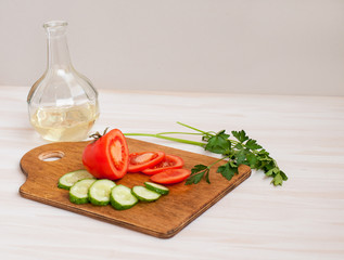 Огурцы и помидоры на завтрак 