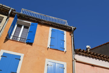 Fototapeta na wymiar Maisons en Provence