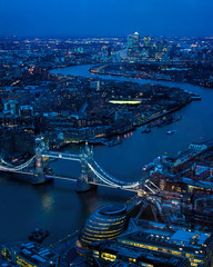 Fototapety  Londyn nocą. Tamiza, Tower Bridge, Canary Wharf