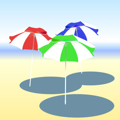пляжные зонтики на фоне морского пейзажа