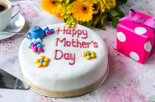 Kuchen mit Schrift zum Muttertag