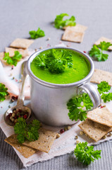 Green cream soup