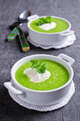Green cream soup