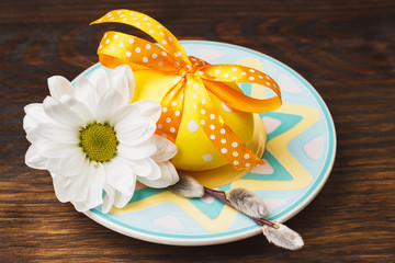 Decorative plate with Easter egg
