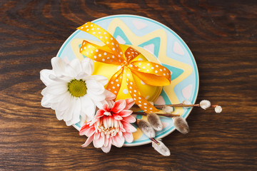 Decorative plate with Easter egg