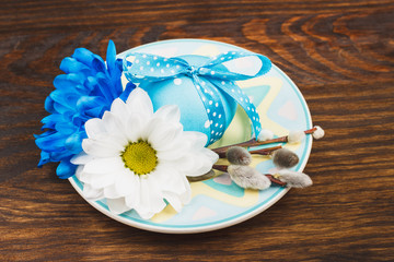 Decorative plate with Easter egg