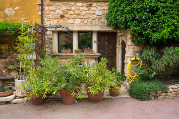 Fototapeta na wymiar Village of Roussillon in the Provence