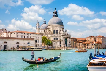 Fototapeten Gondel auf dem Canal Grande mit der Basilika Santa Maria della Salute, Venedig, Italien © JFL Photography