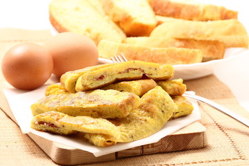 Frittata con uova e prosciutto