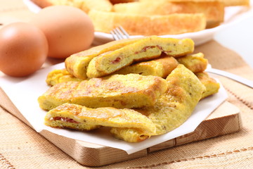 Frittata con uova e prosciutto