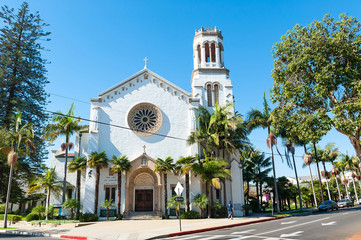 historic spanish church in Santa Barbara, California - obrazy, fototapety, plakaty
