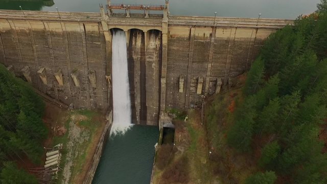 Dam / aerial video