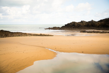 Reflets sur la plage