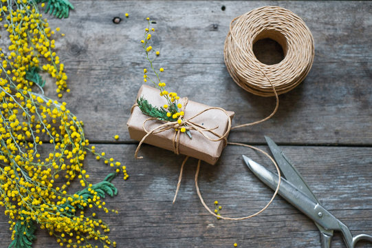 gift packing, spring