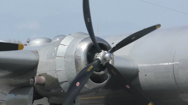 World War 2 era bomber engine run