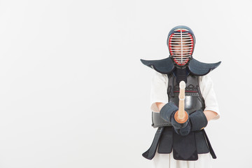 剣道をする女性