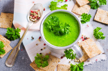 Green cream soup