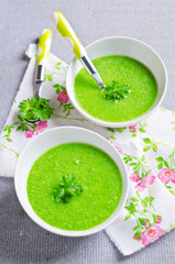 Green cream soup