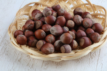 Obraz premium Hazelnuts in the basket
