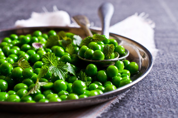 Green peas with mint
