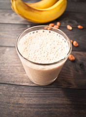 Banana smoothie and peanuts