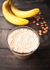 Banana smoothie and peanuts