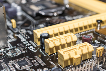 Motherboard socket pci express