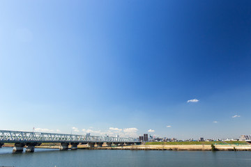 鉄橋と青空と雲