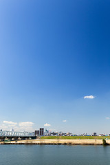 鉄橋と青空と雲