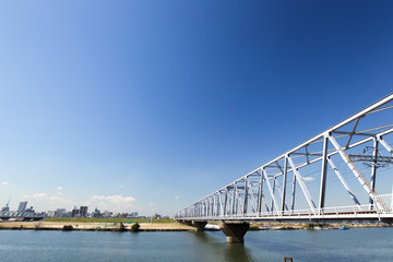 鉄橋と青空と雲