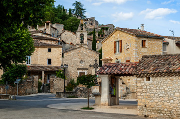 Fototapeta na wymiar Village provençal