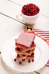 Crumbly cake with jam (jelly) prepared from cranberry