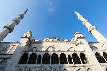 Fototapeta na wymiar bottom view of the mosque in Istanbul