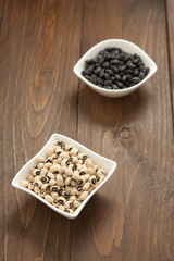 Fagioli neri e bianchi