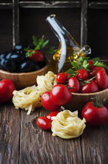 Italian spaghetti with prawns and parsley