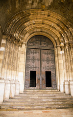 Fototapeta na wymiar Lisbon Cathedral entrance