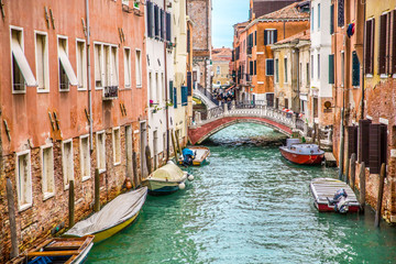 Obraz na płótnie Canvas Venetian canal and buildings