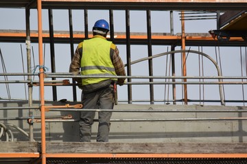 Fototapeta na wymiar Arbeiter auf einer Baustelle