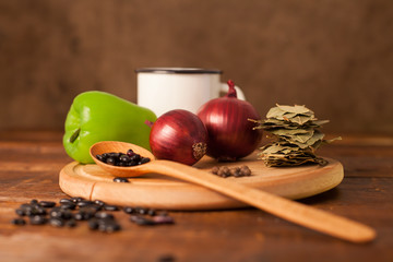 Green paprika, grains and onion