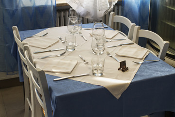 Obraz na płótnie Canvas Dressed table of a restaurant