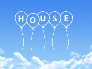 Fototapeta na wymiar Cloud shaped as house Message