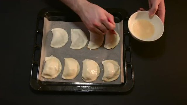 Cook Cakes Hand Rubs Whipped Chicken Egg