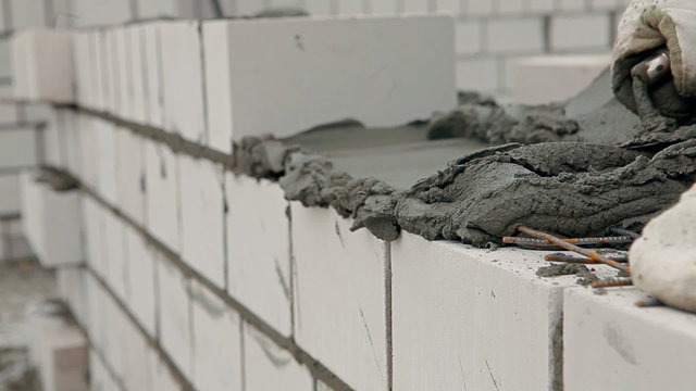 Construction of a house in winter