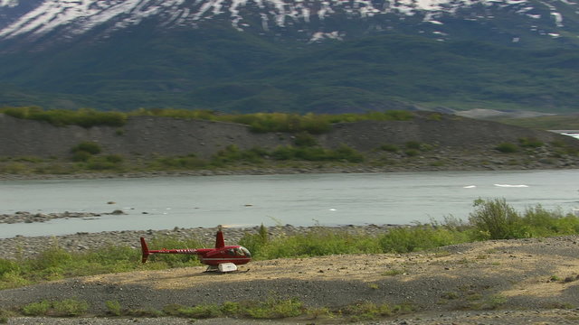 Helicopter lands in Alaskan wilderness