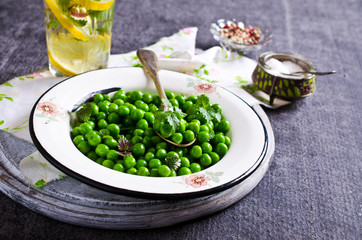 Green peas with mint